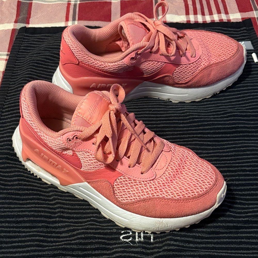 Nike Women's Air Max Coral PinkSneakers